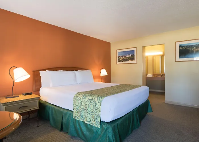 Sandpiper Lodge - Santa Barbara