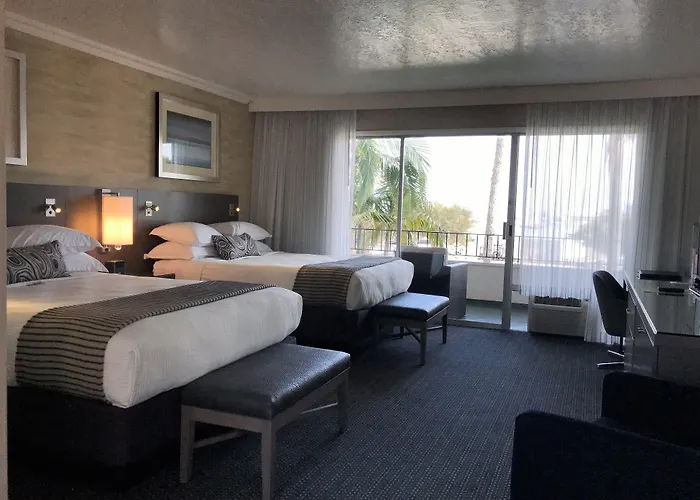 West Beach Inn, A Coast Hotel